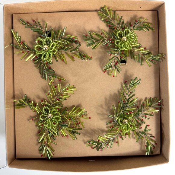Homewear Greenery Glass Beaded Napkin Rings Embellished Set of 4 Winter Table - Picture 1 of 14